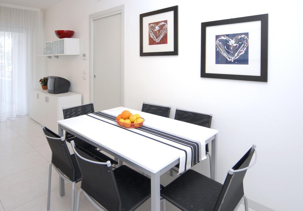 Ai Lecci Apartment Bibione Bagian luar foto